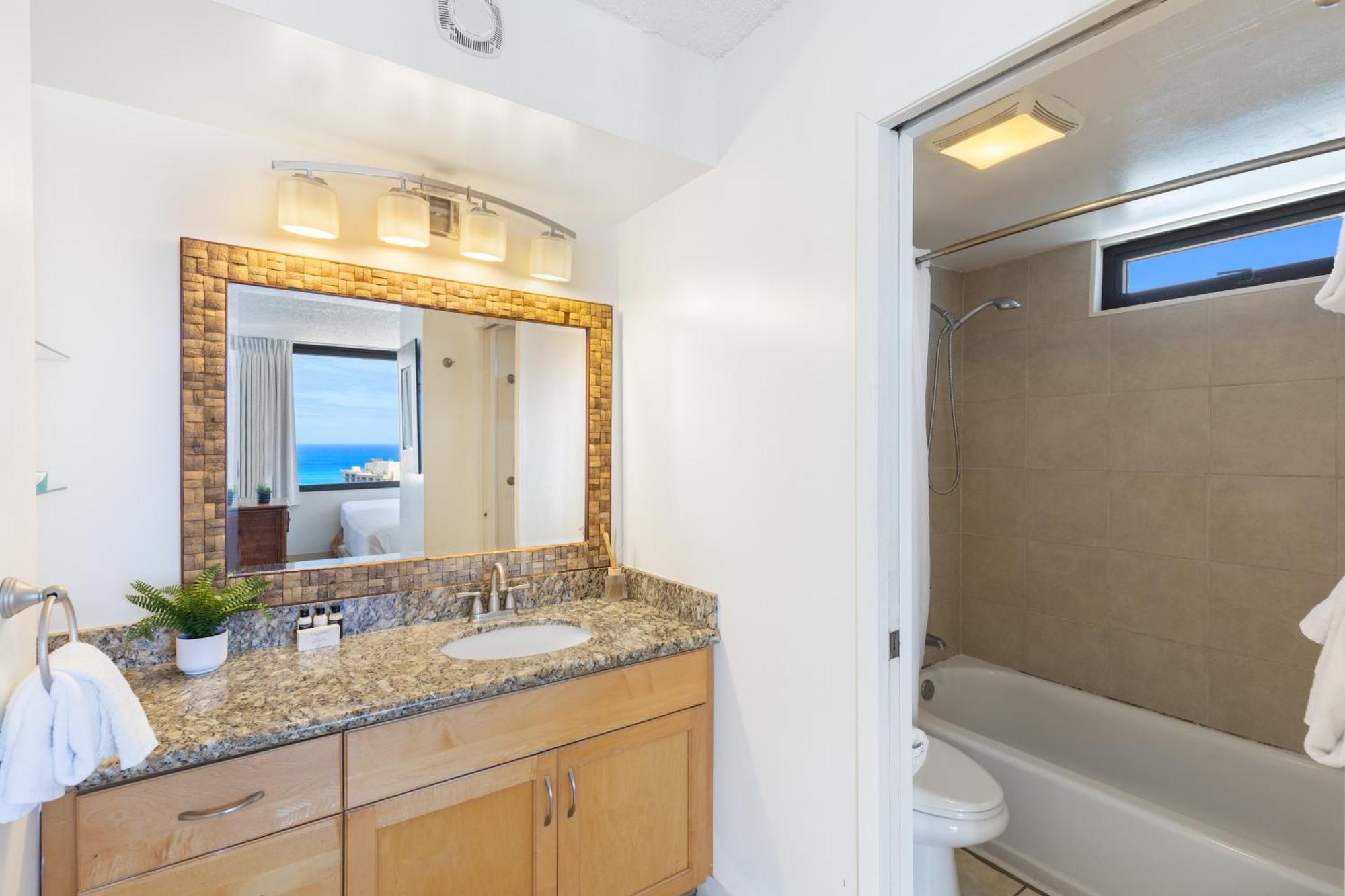 Beautifully Renovated 32Nd Floor Deluxe Ocean View Waikiki Condo Condo Honolulu Exterior photo